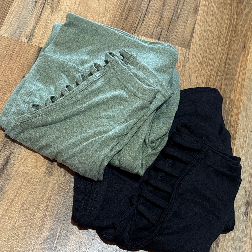 Stylish Women’s Leggings in Green and Black